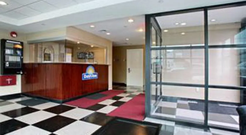 Days Inn Bronx New York Hotel